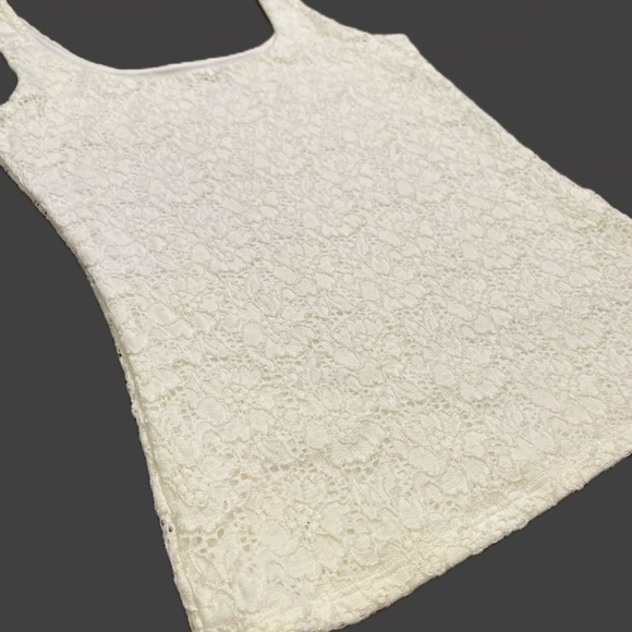 🖤 White House Black Market Tank with Lining | Floral Lace | Ivory | Size XS - Picture 3 of 7